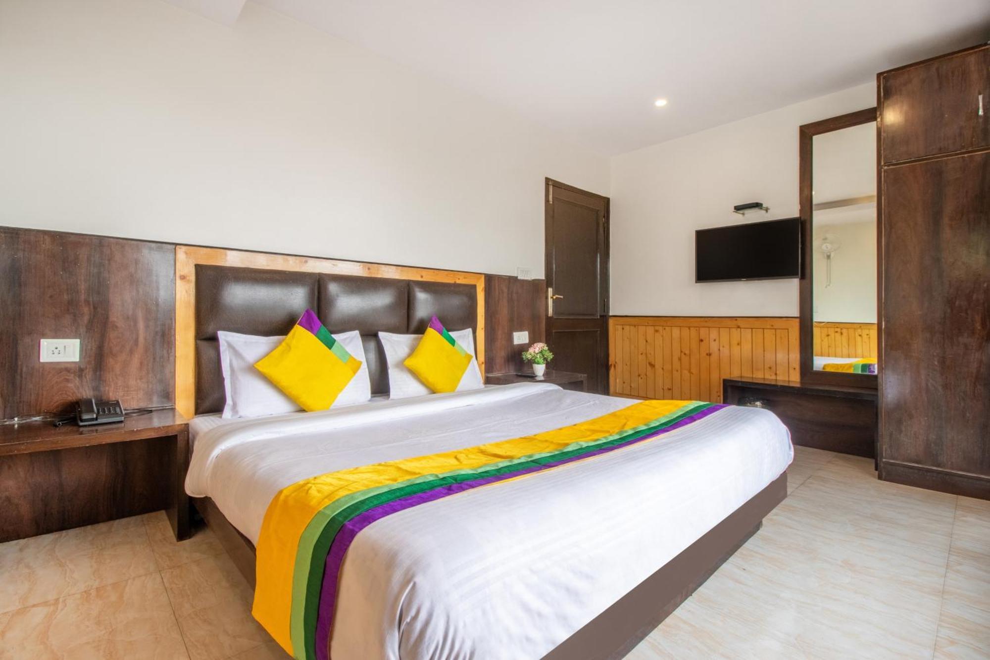 Itsy Hotels Avantika With Forest View Shimla Exterior foto
